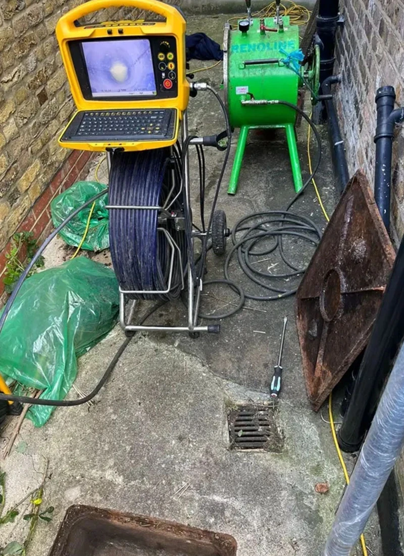 singinginthedrains-cctv-011