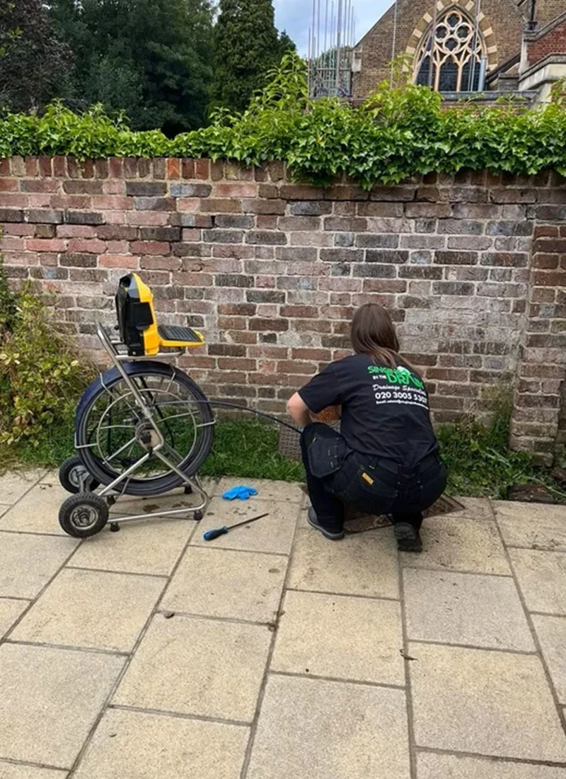 singinginthedrains-cctv-026