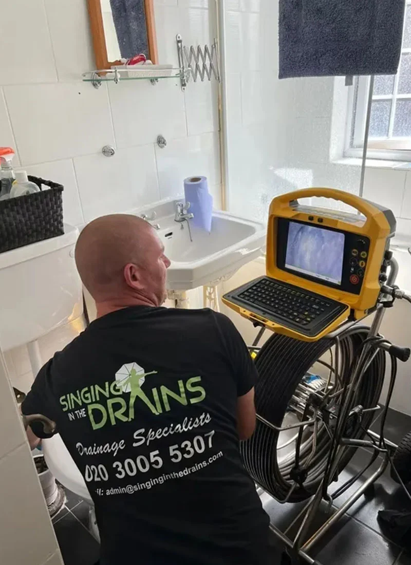 singinginthedrains-drain-descailing-007